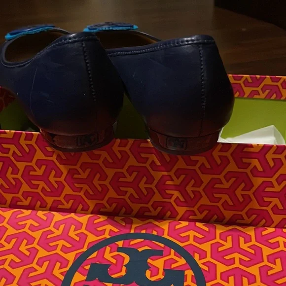 Tory Burch leather flats - Picture 4 of 7